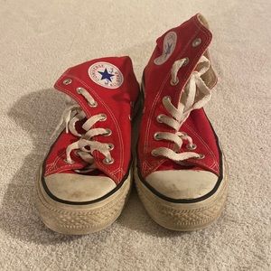 High top red Chuck Taylors converse size 8
